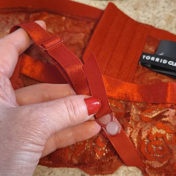 Torrid Biking Red Gold Lurex Garter Plussize 1X | 2X (14- 20) NWT - Picture 6 of 16